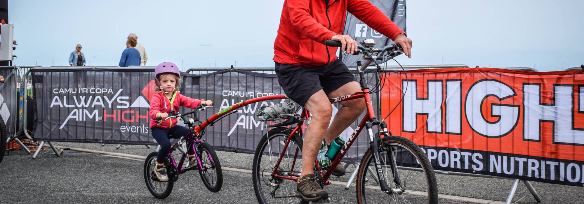 A bike and kids trailer at the Tour de Mon Teulu Anglesey cycle ride